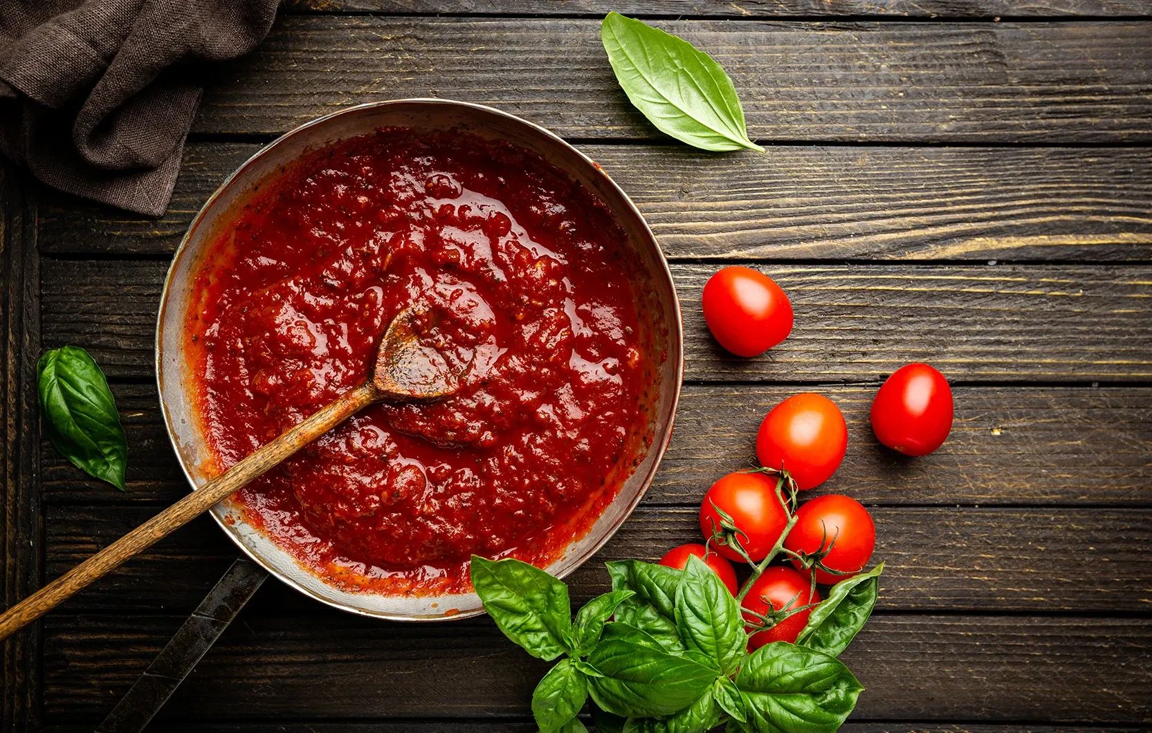 La importancia de la salsa de tomate en la pizza